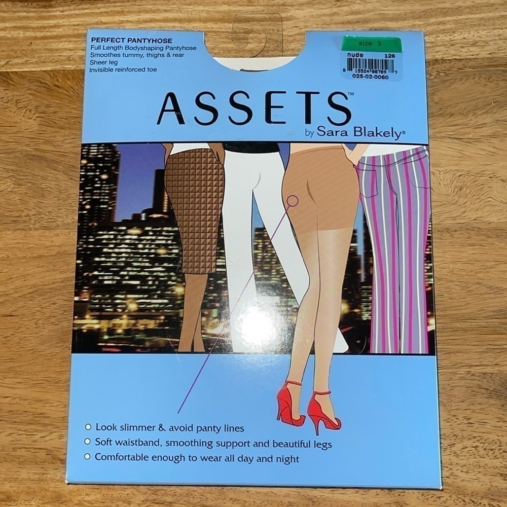 NWT Assets By Sara Blakely Nude Perfect Pantyhose